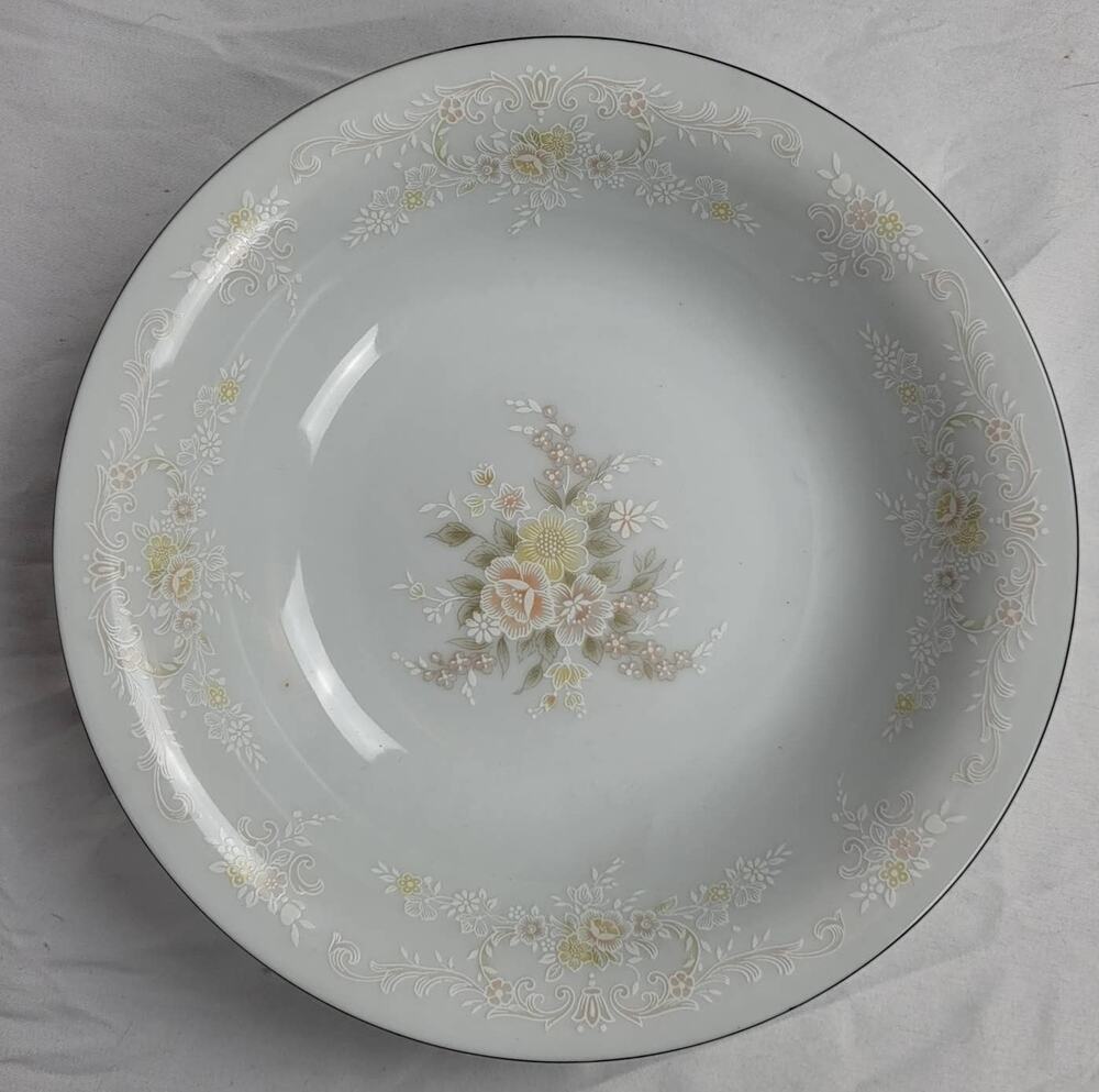 Crescent Fine China Jie Pai Bowl Painted Golden Flowers and Accents